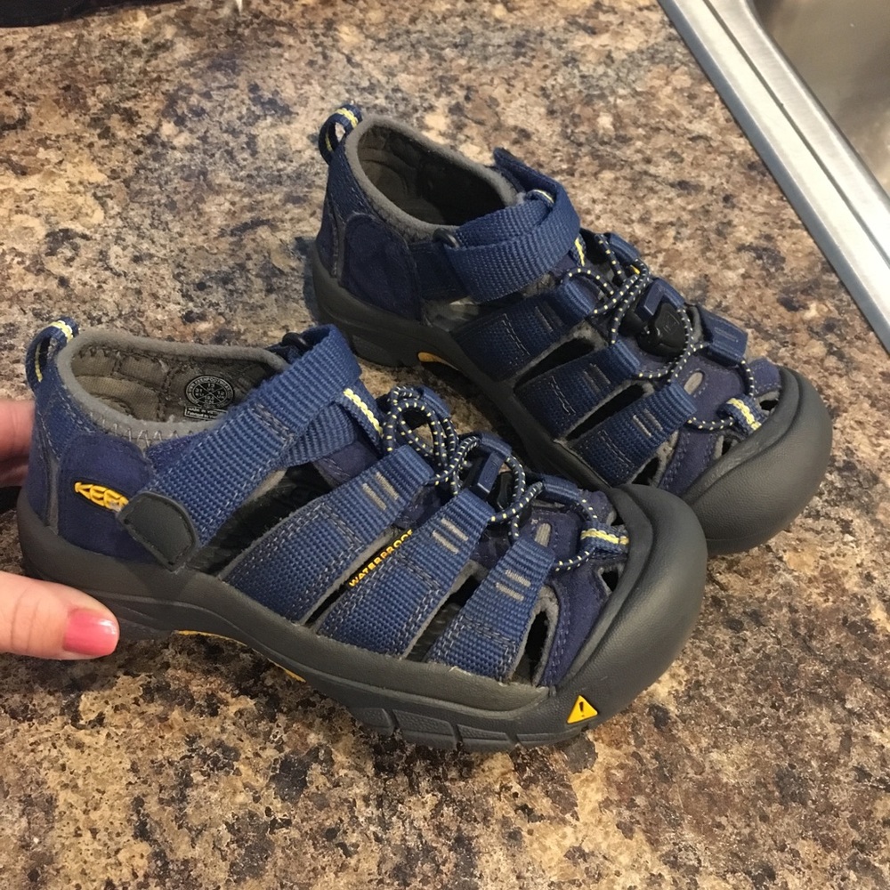 Keens navy blue sandals